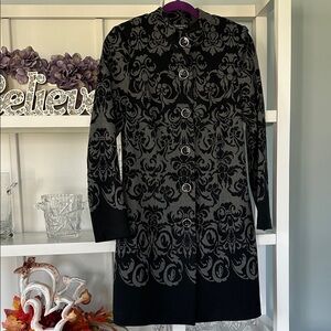Bundle 5 items @ 25$, pay only 75$ - Elegant Black and Gray Patterned Jacket